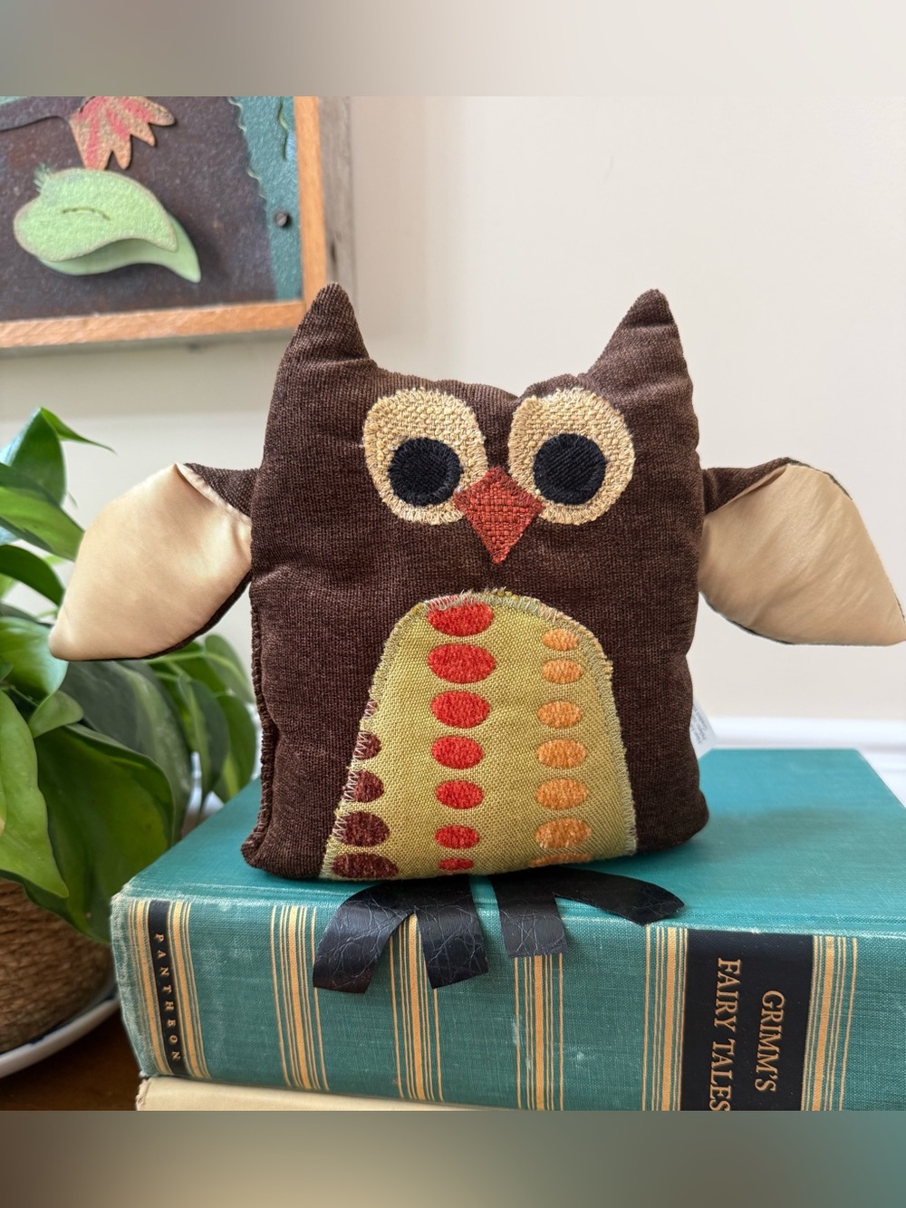 Woof & Poof 2013 Brown Owl Plush shelf-sitter with bean bag base - 9” fall decor